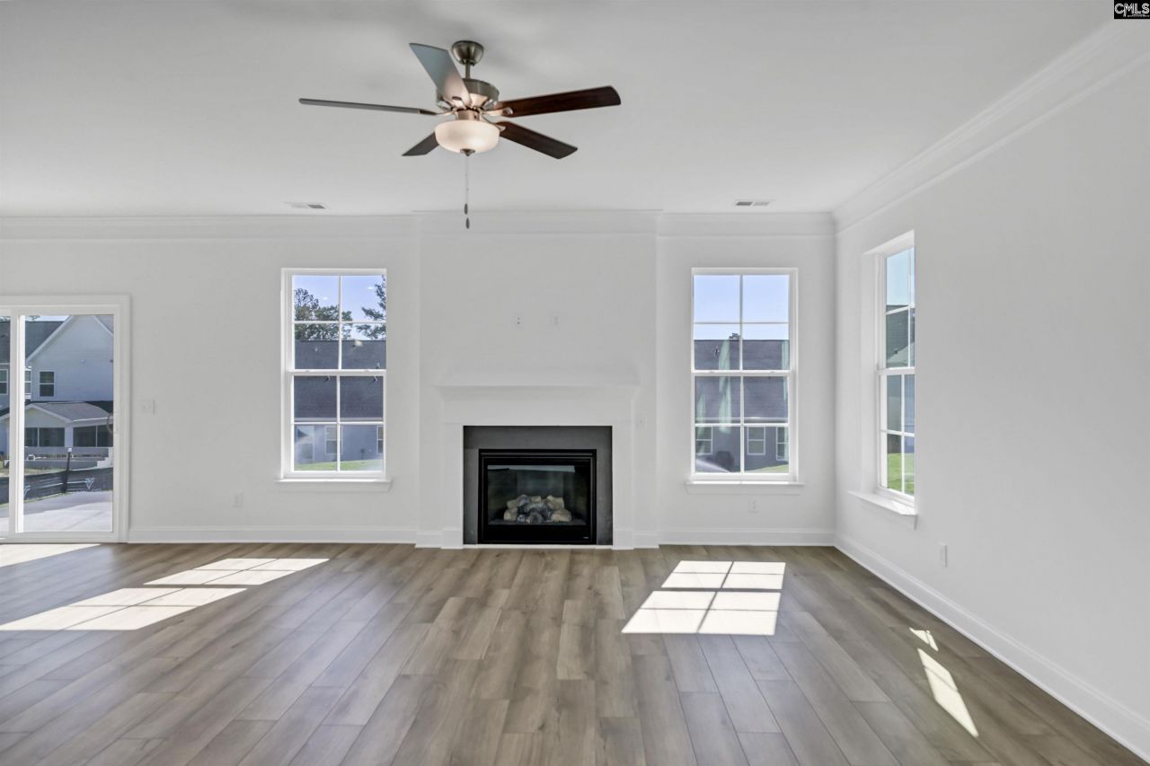 624 Thunder Gulch Avenue Photo 4