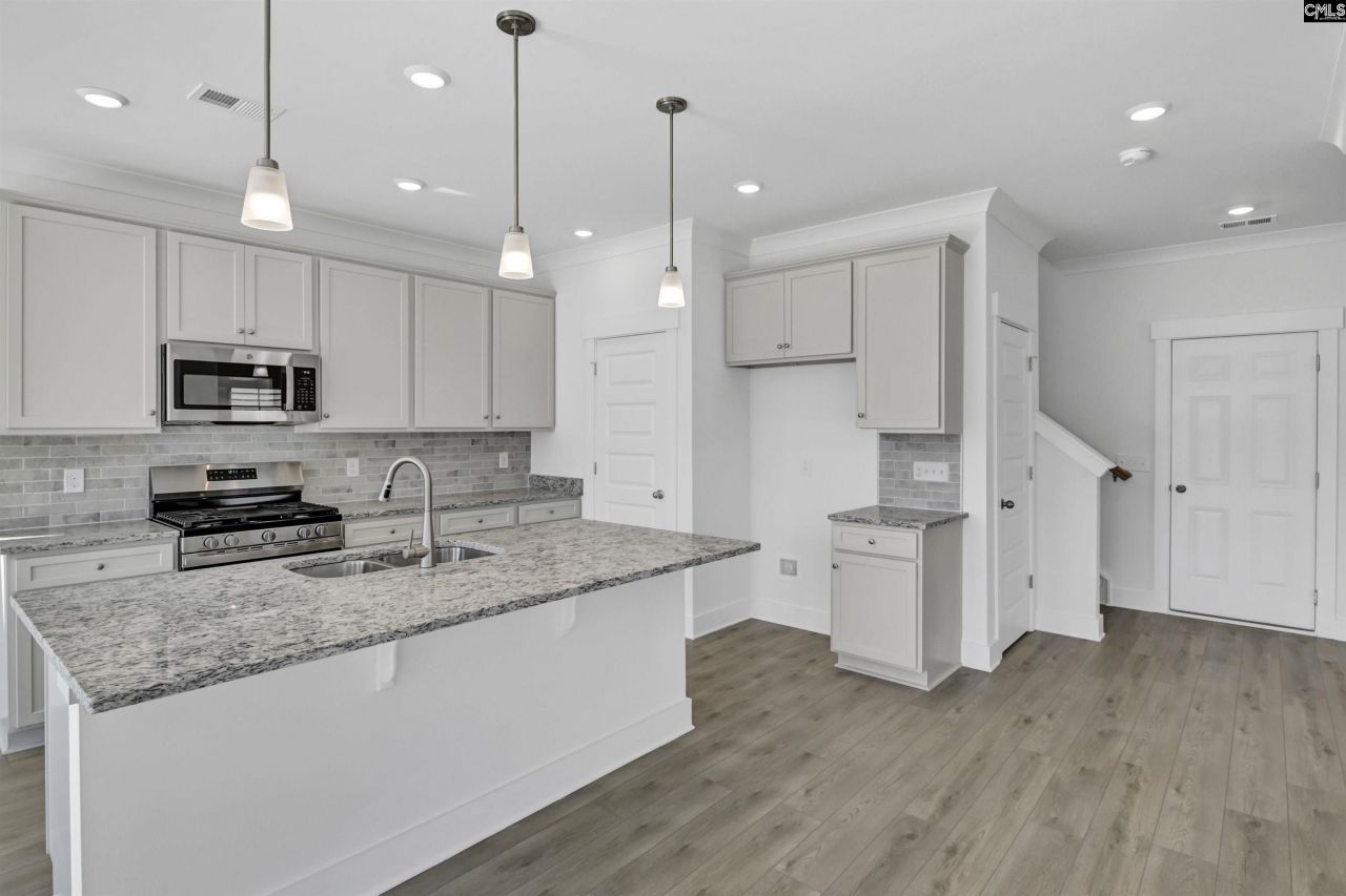 620 Thunder Gulch Avenue Photo 13