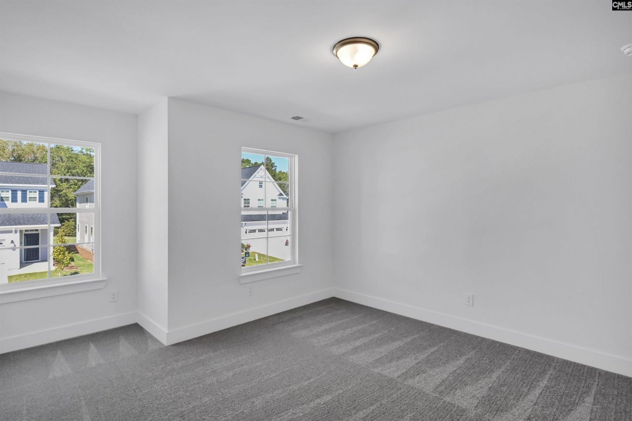 620 Thunder Gulch Avenue Photo 17