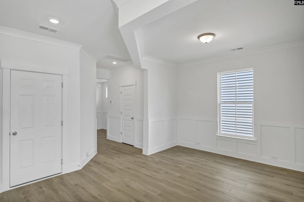 620 Thunder Gulch Avenue Photo 5