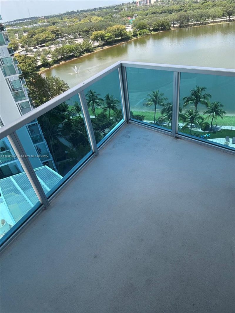 2641 N Flamingo Rd, Unit 1001N, Sunrise, FL 33323 Photo