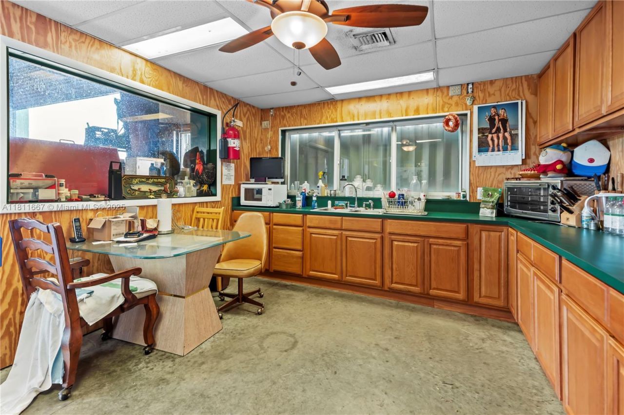 4077 SW 121st Ter, Davie, FL 33330 Photo