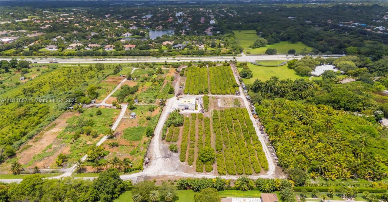 4077 SW 121st Ter, Davie, FL 33330 Photo