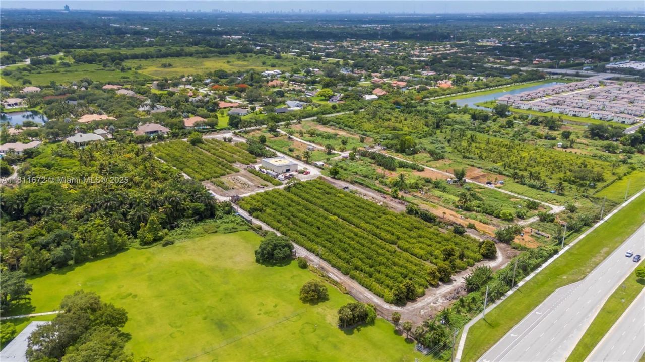 4077 SW 121st Ter, Davie, FL 33330 Photo