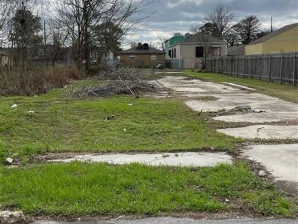 5438 N JOHNSON Street, New Orleans, LA 70117