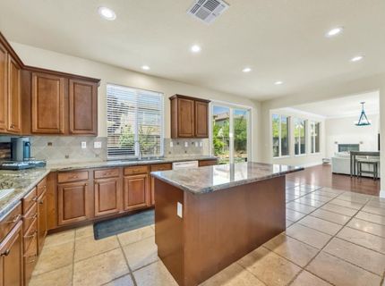 1046 Smith Way, Folsom, CA 95630 Photo