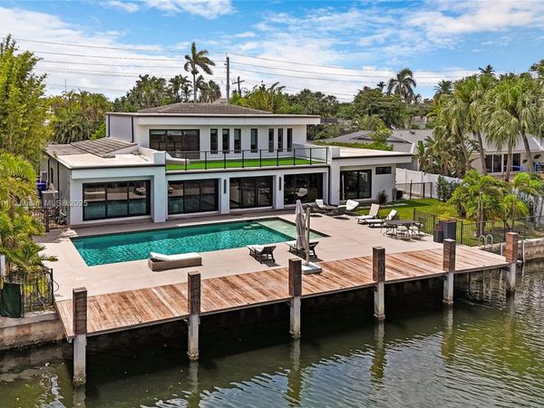 1601 Diplomat Pkwy, Hollywood, FL 33019