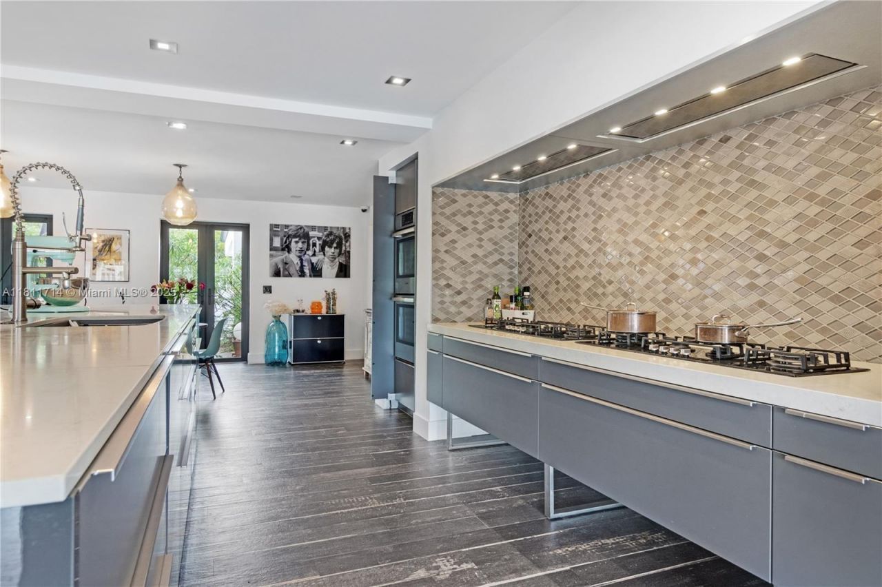 1601 Diplomat Pkwy, Hollywood, FL 33019 Photo