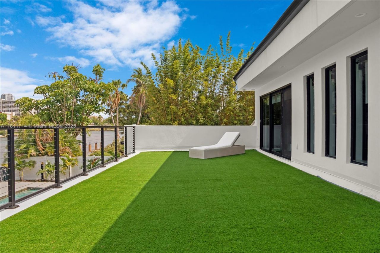 1601 Diplomat Pkwy, Hollywood, FL 33019 Photo