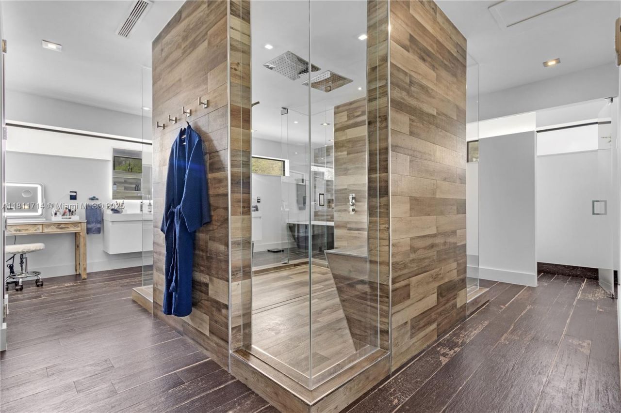 1601 Diplomat Pkwy, Hollywood, FL 33019 Photo