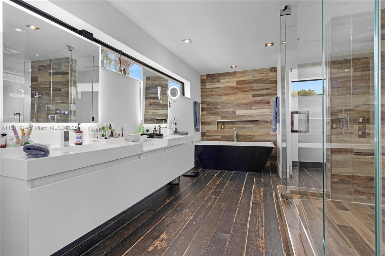 1601 Diplomat Pkwy, Hollywood, FL 33019 Photo