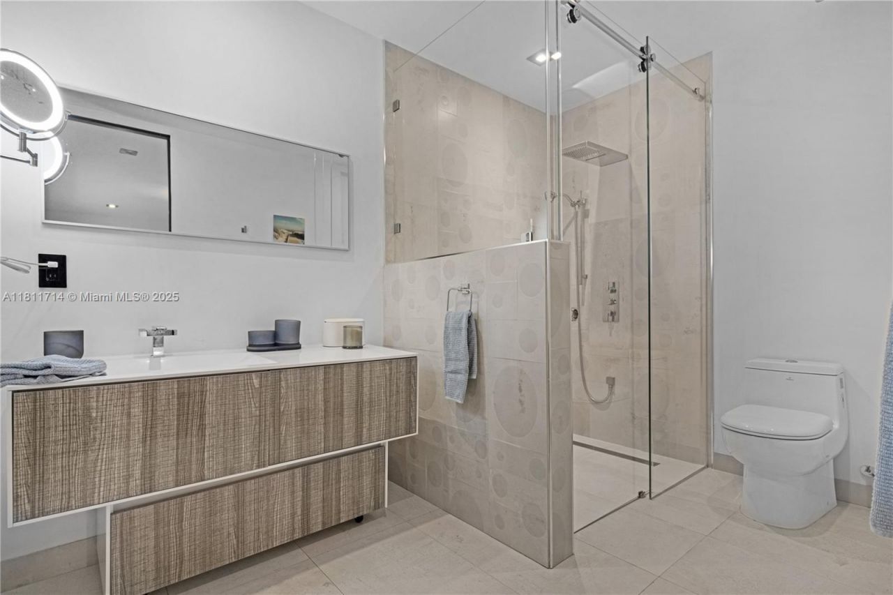 1601 Diplomat Pkwy, Hollywood, FL 33019 Photo