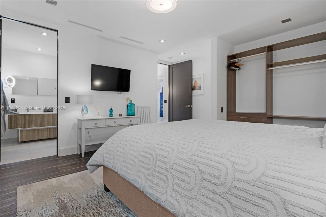 1601 Diplomat Pkwy, Hollywood, FL 33019 Photo