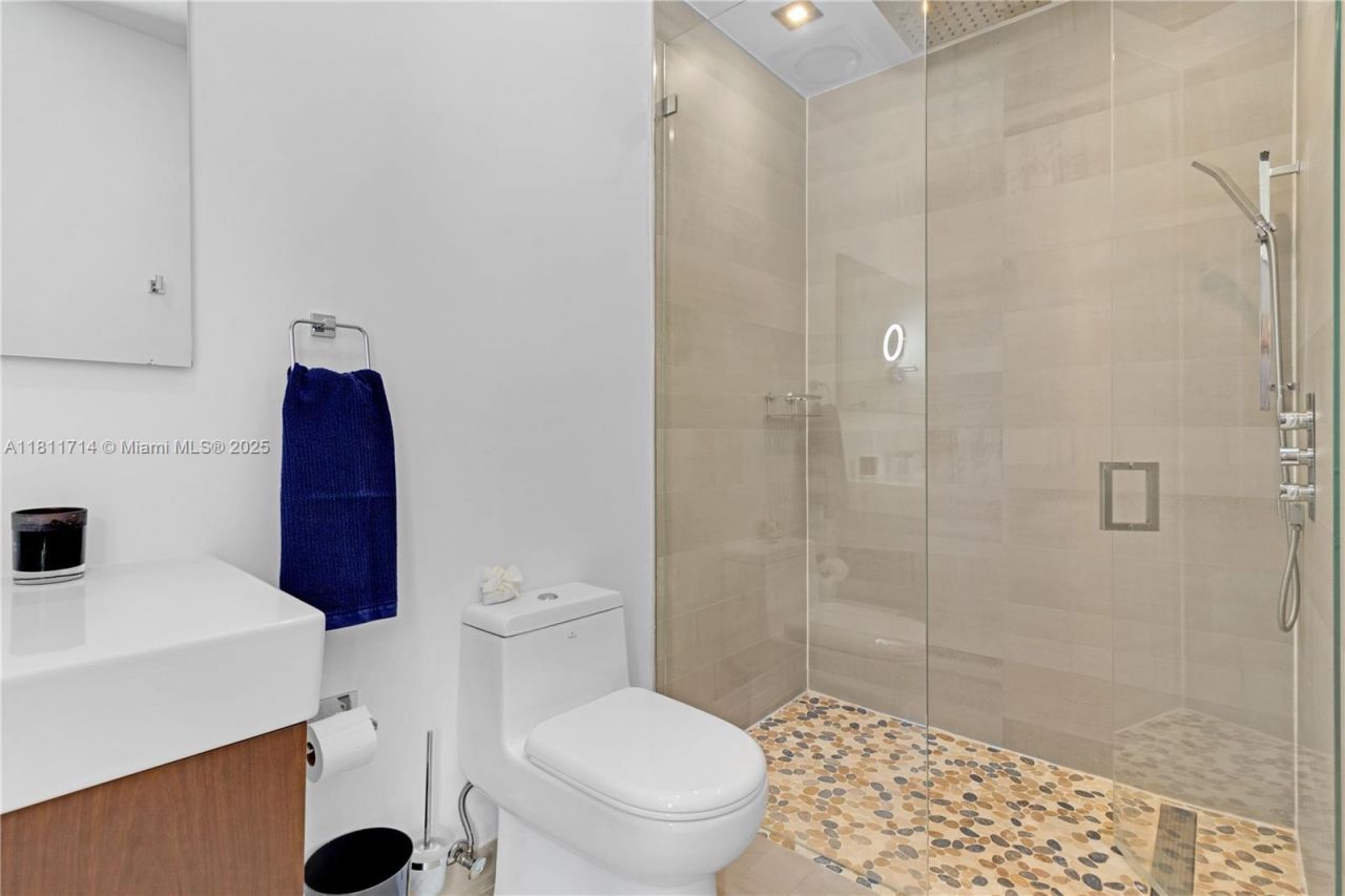 1601 Diplomat Pkwy, Hollywood, FL 33019 Photo