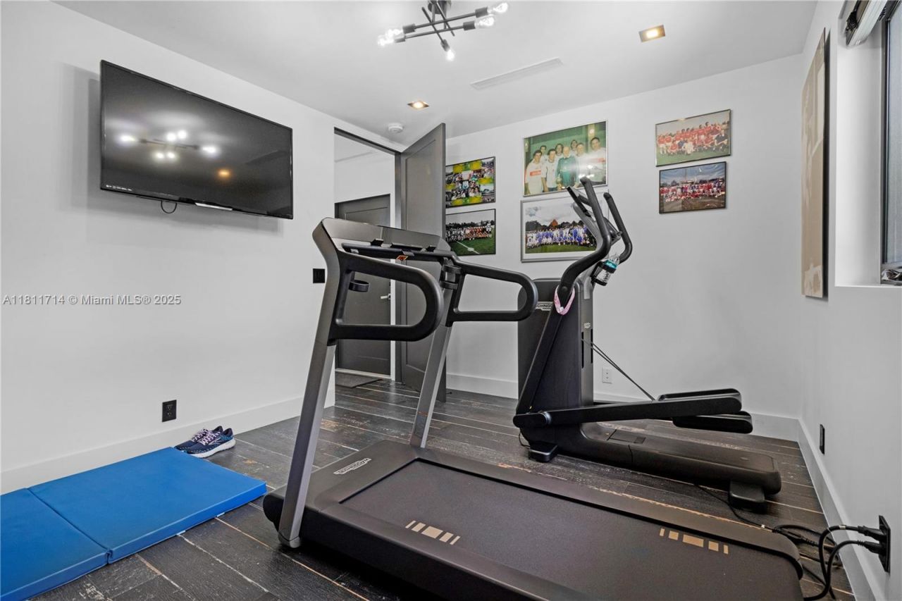 1601 Diplomat Pkwy, Hollywood, FL 33019 Photo