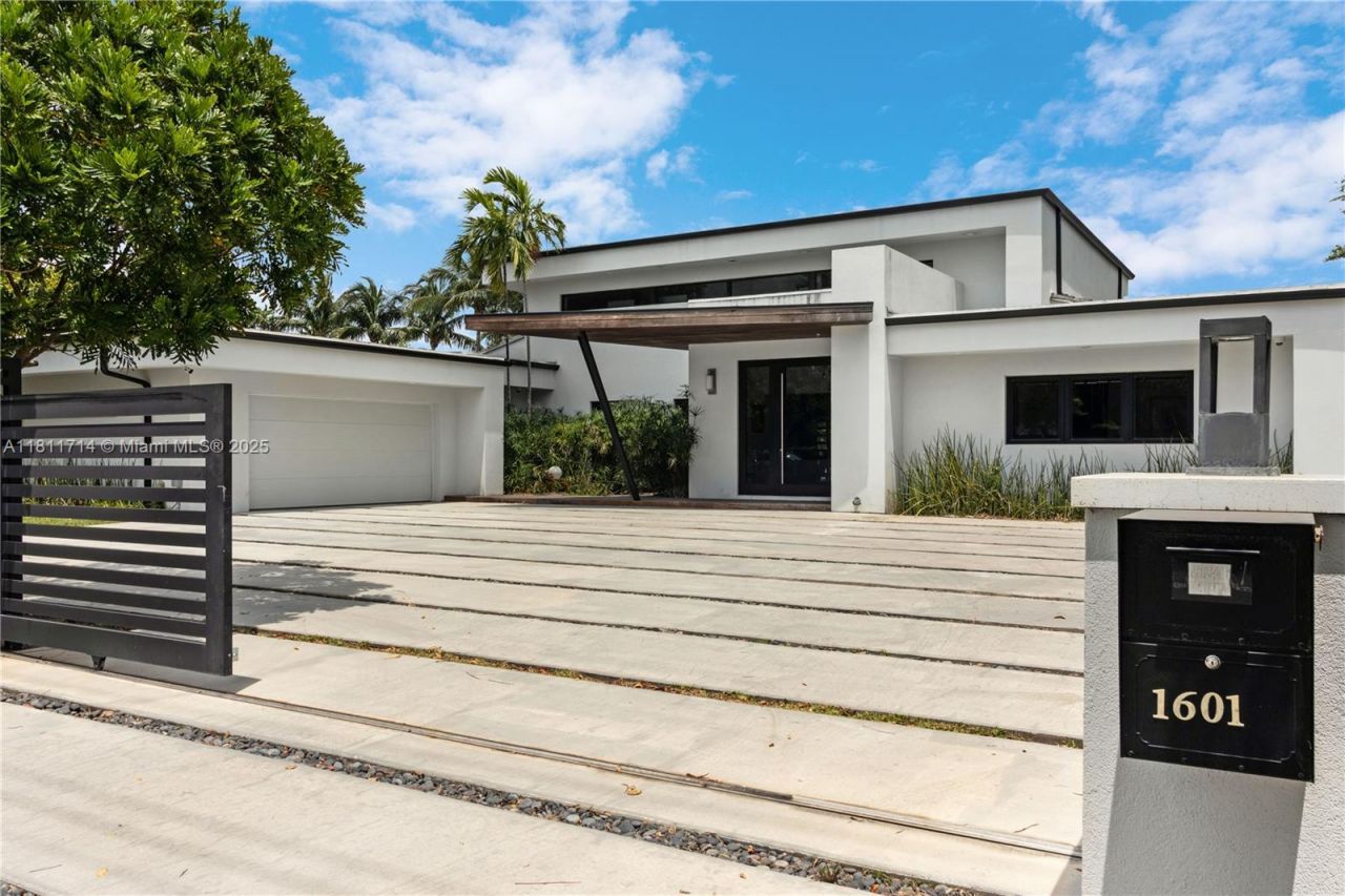 1601 Diplomat Pkwy, Hollywood, FL 33019 Photo