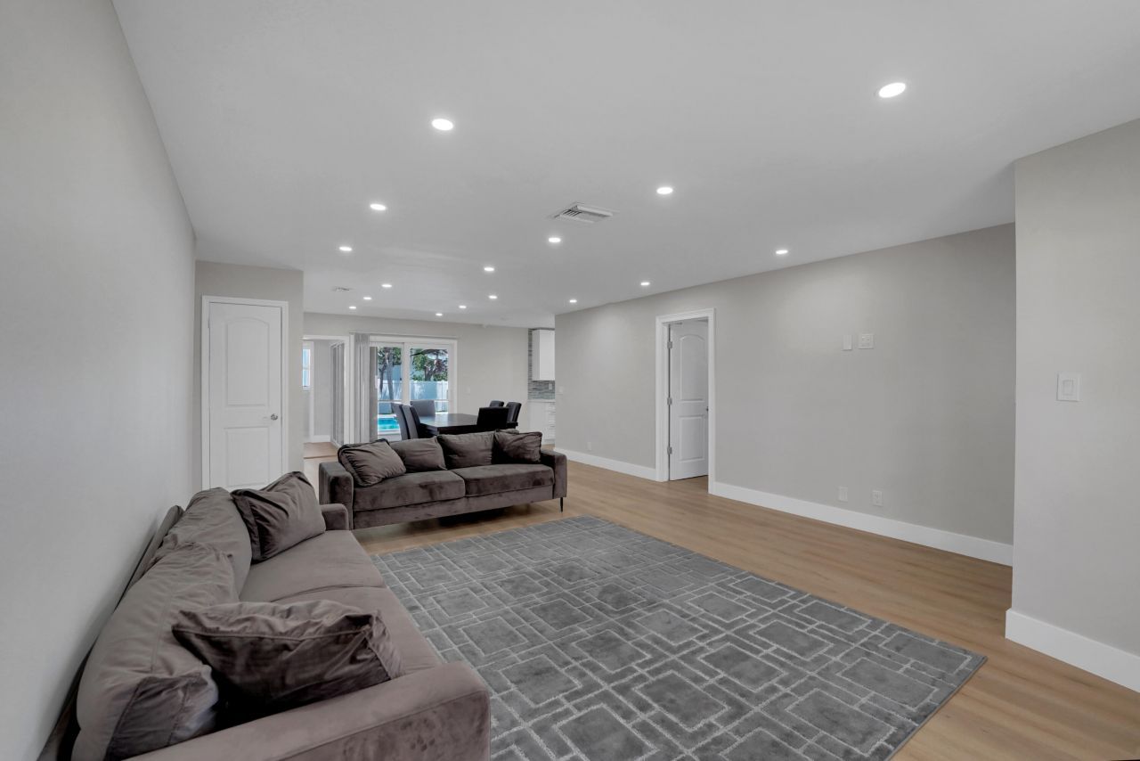 600 NW 12th Avenue, Boca Raton, FL 33486 Photo