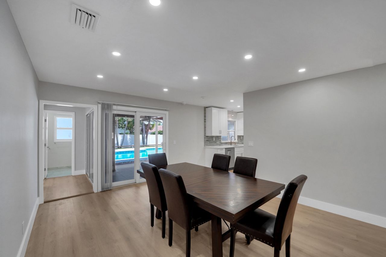 600 NW 12th Avenue, Boca Raton, FL 33486 Photo