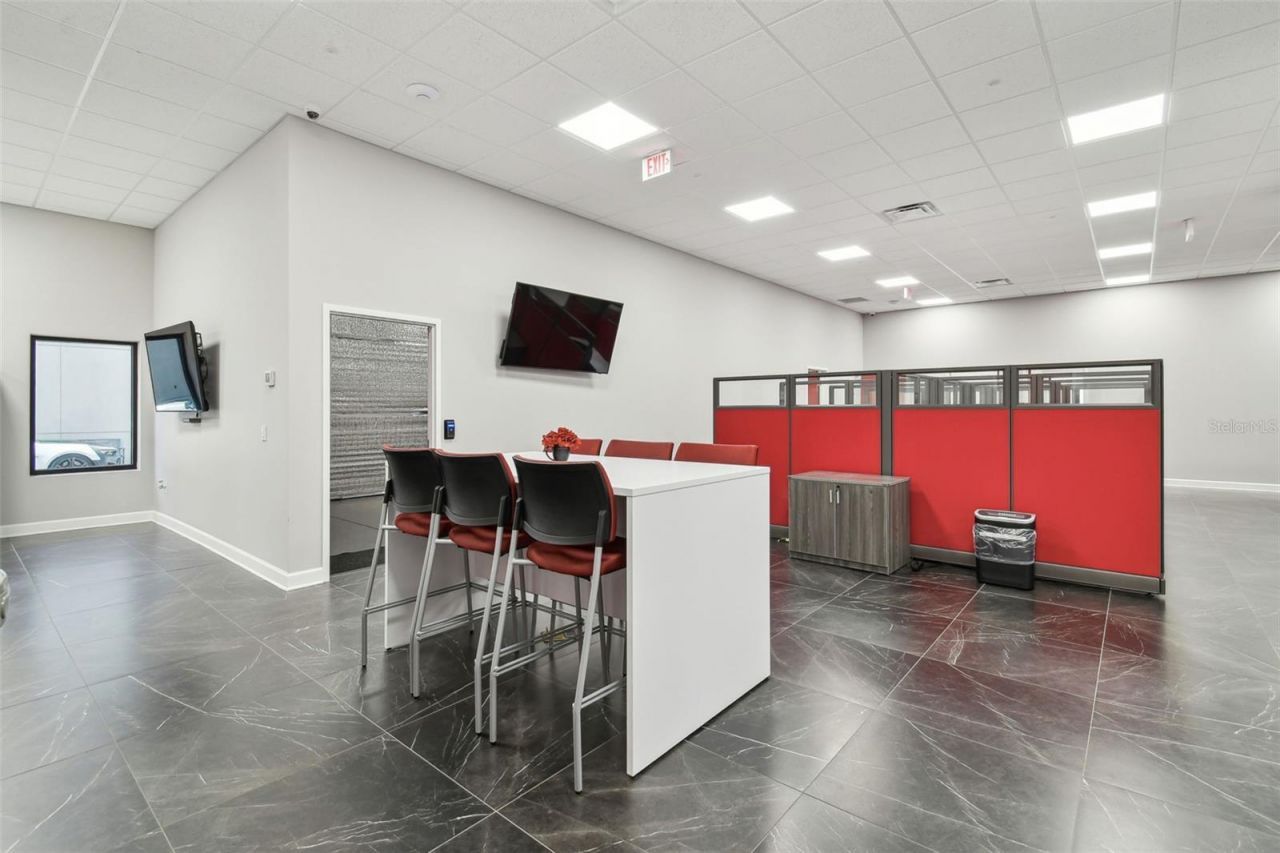 13908 Monroes Business Park, Tampa, FL 33635 Photo