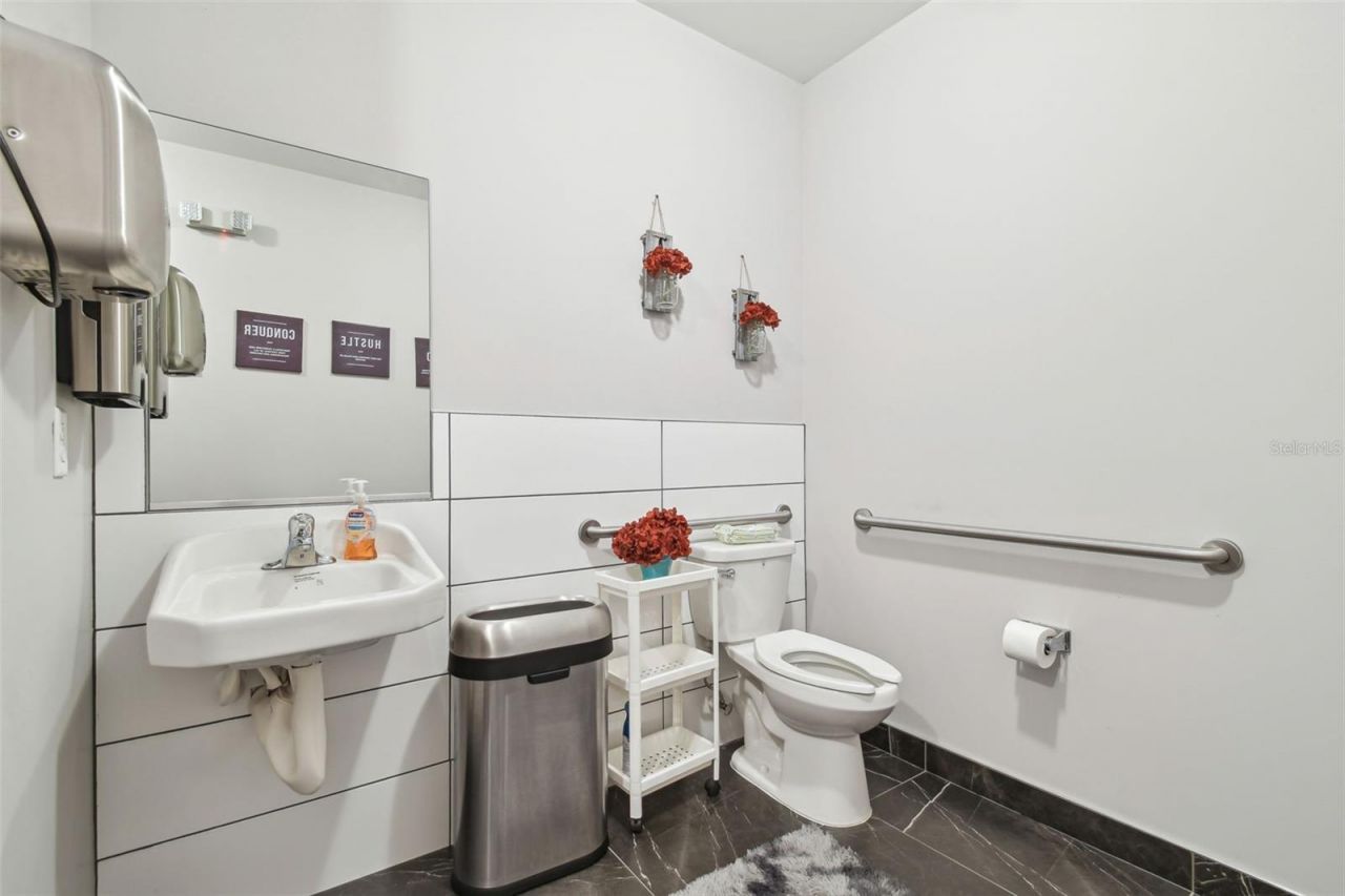 13908 Monroes Business Park, Tampa, FL 33635 Photo