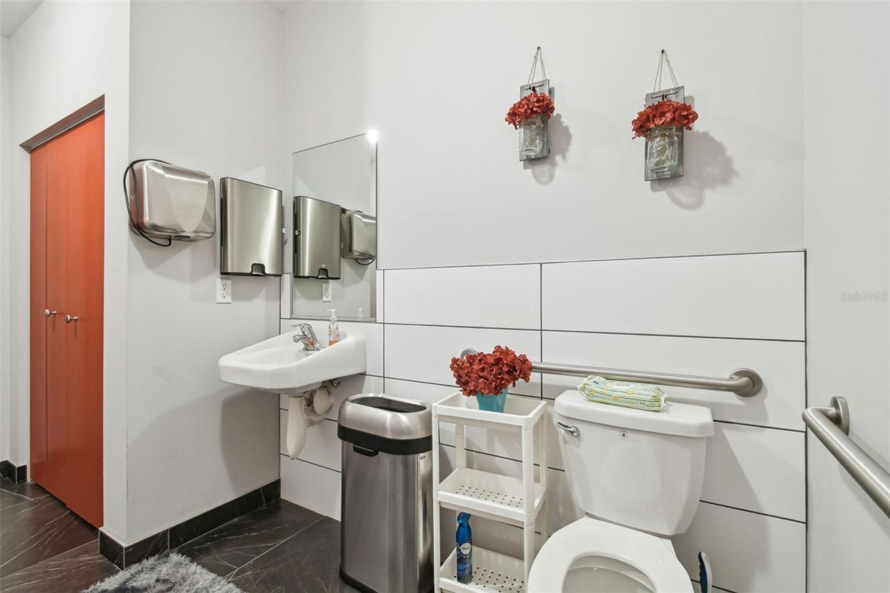 13908 Monroes Business Park, Tampa, FL 33635 Photo