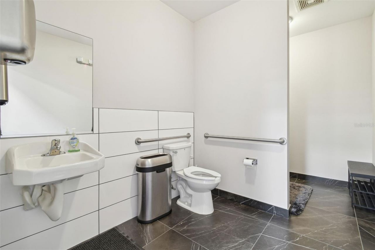 13908 Monroes Business Park, Tampa, FL 33635 Photo