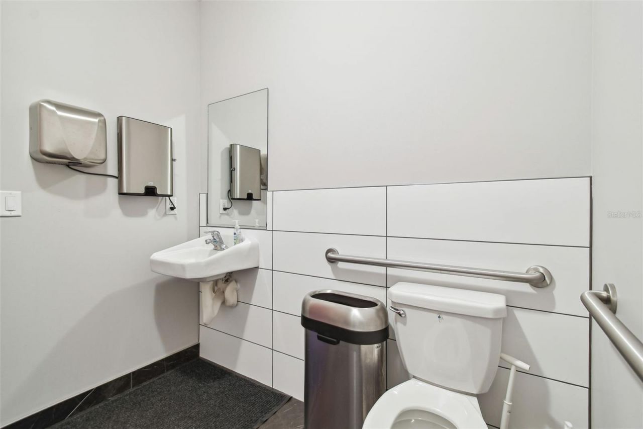 13908 Monroes Business Park, Tampa, FL 33635 Photo