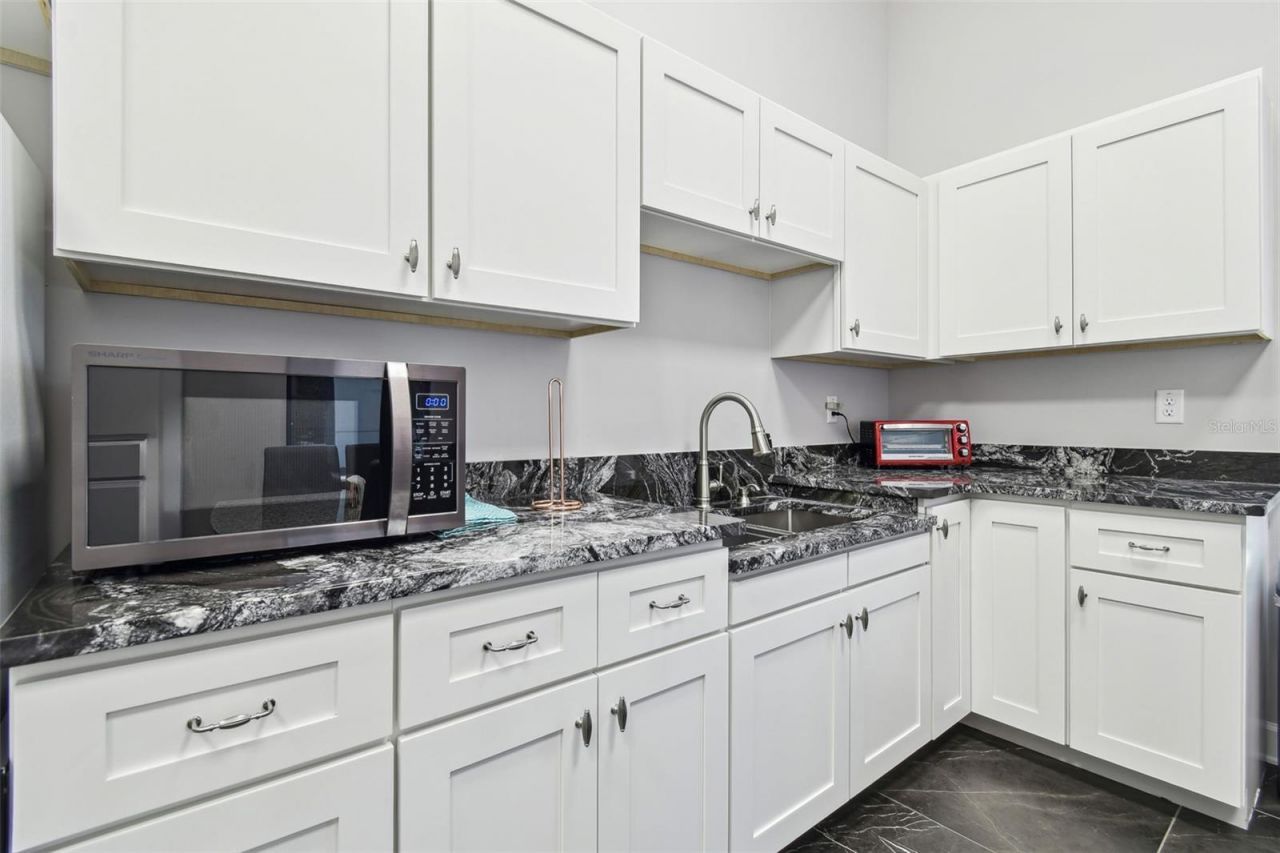 13908 Monroes Business Park, Tampa, FL 33635 Photo