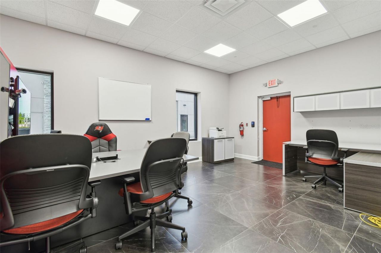 13908 Monroes Business Park, Tampa, FL 33635 Photo