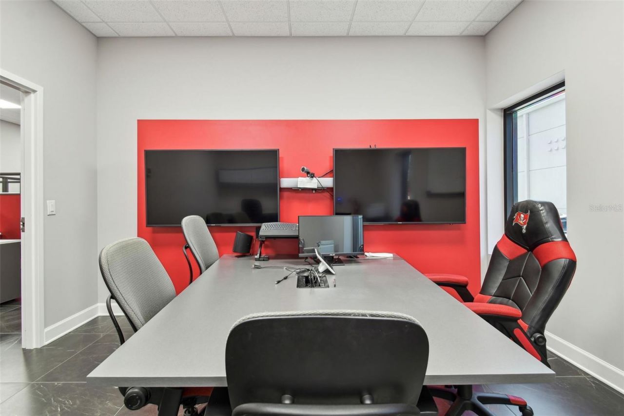 13908 Monroes Business Park, Tampa, FL 33635 Photo