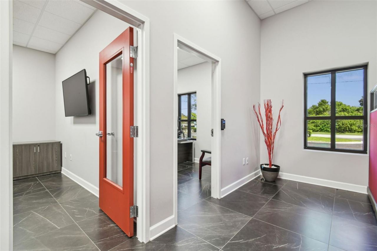 13908 Monroes Business Park, Tampa, FL 33635 Photo