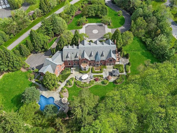 10 Orchard Lane, Old Westbury, NY 11568