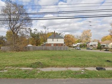 13211 Whitcomb Street, Detroit, MI 48227