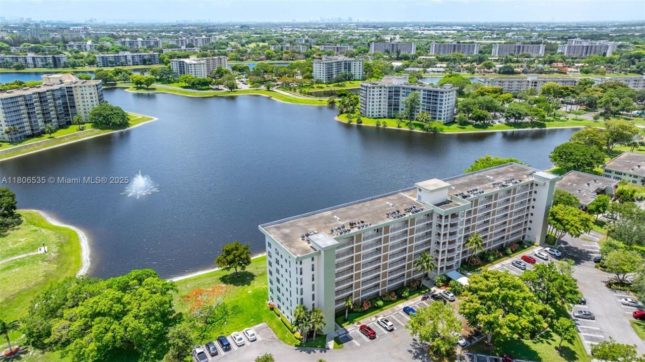 3091 N Course Dr, Unit 502, Pompano Beach, FL 33069 Photo