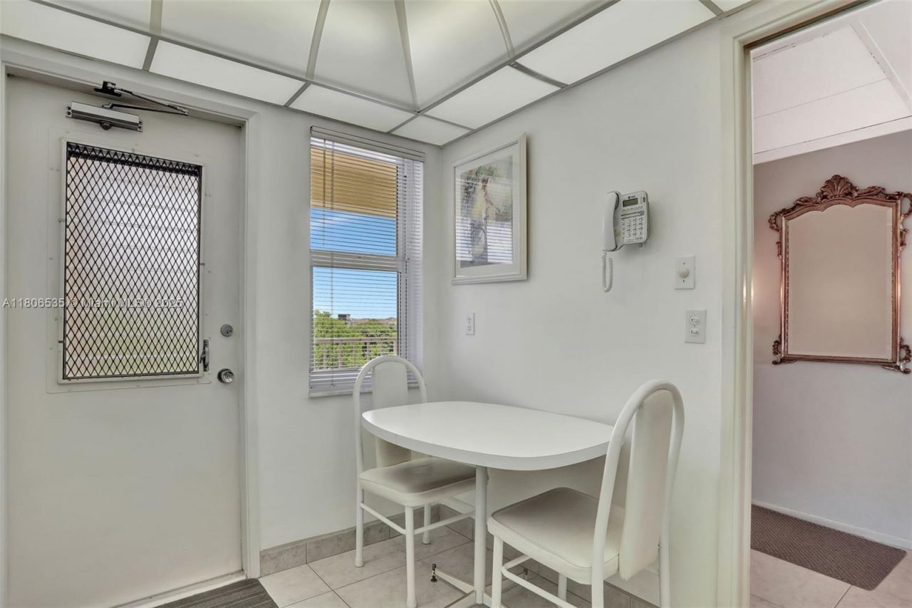 3091 N Course Dr, Unit 502, Pompano Beach, FL 33069 Photo