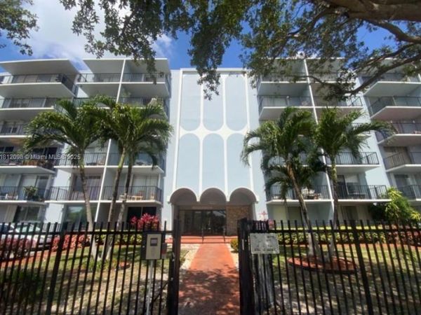 12500 NE 15th Ave, Unit 402, North Miami, FL 33161