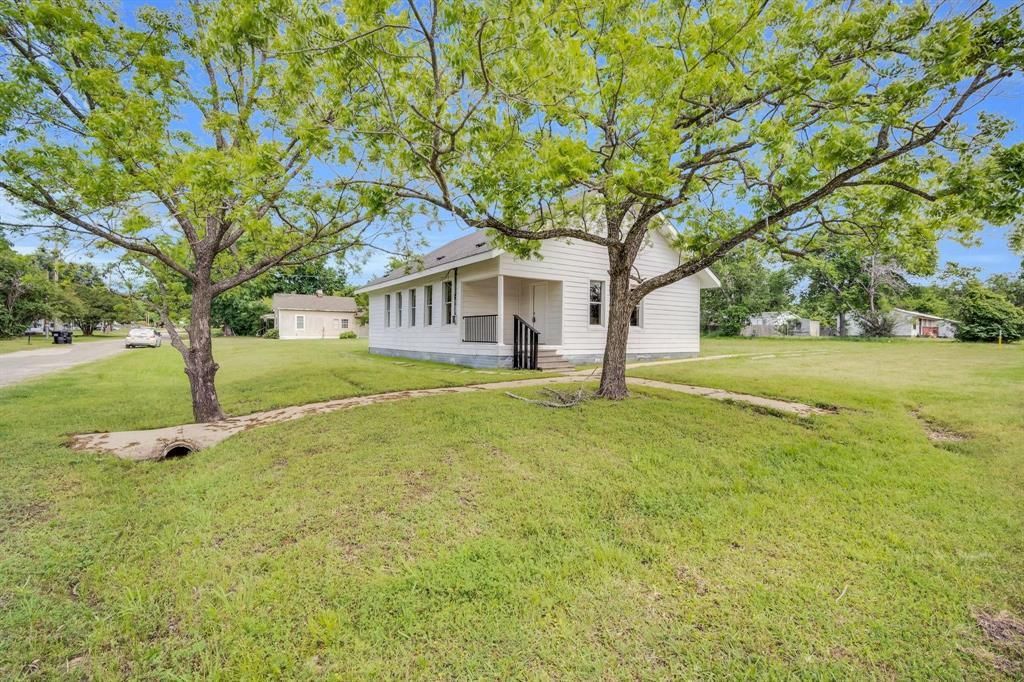 601 S 7th Avenue, Teague, TX 75860 Main Photo