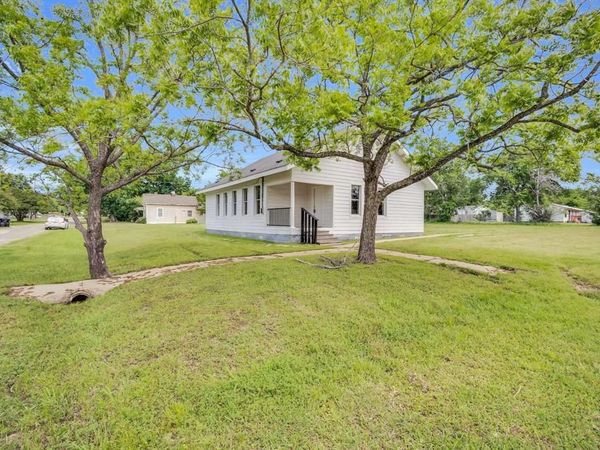 601 S 7th Avenue, Teague, TX 75860