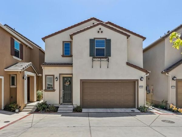 8906 Upbeat Way, Elk Grove, CA 95757