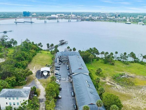 900 S Peninsula Drive, Daytona Beach, FL 32118