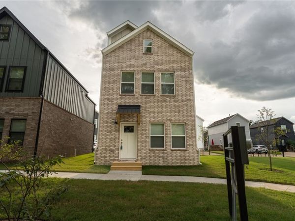 1315 S Van Buren Avenue, Fayetteville, AR 72701