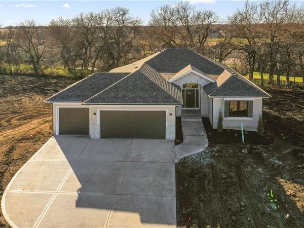 25437 W 149th Terrace, Olathe, KS 66061