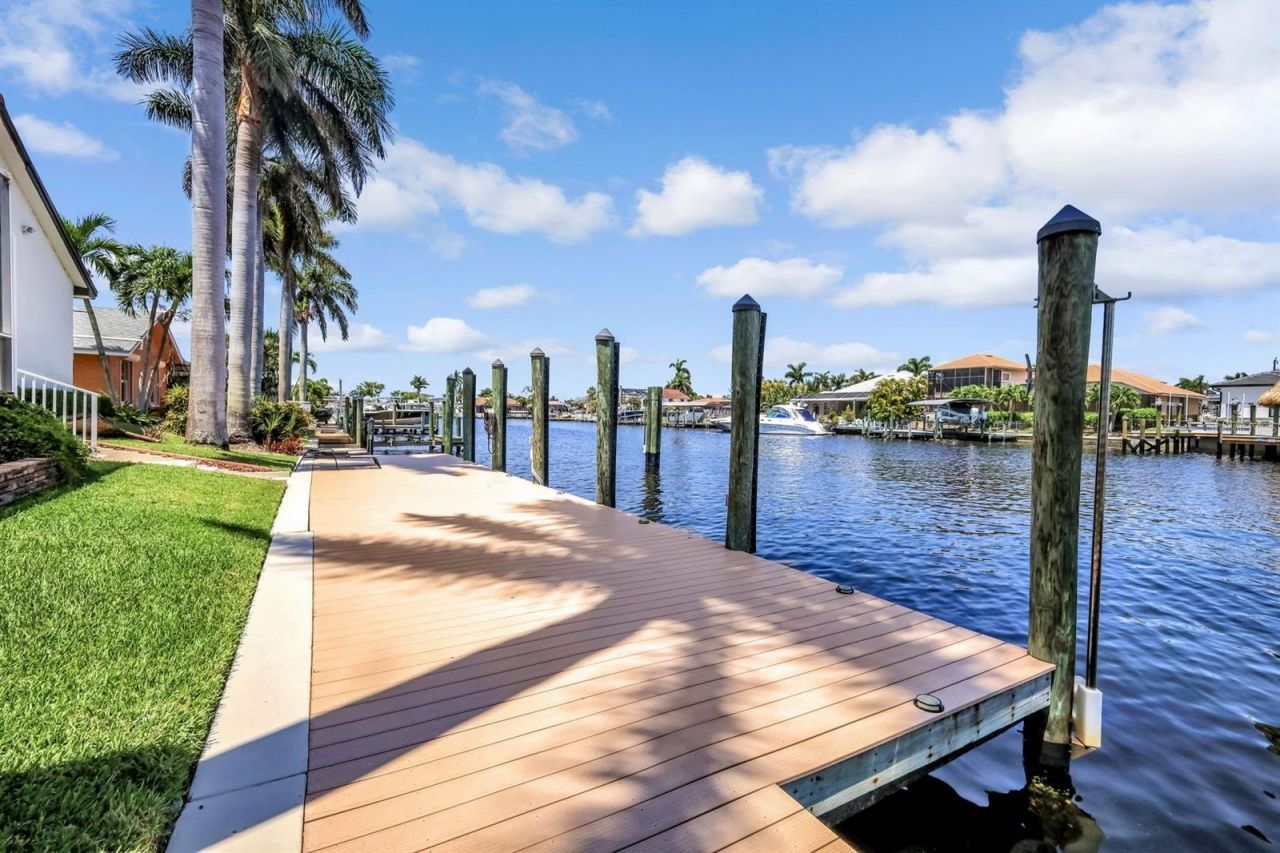 3917 SE 19th Avenue, Cape Coral, FL 33904 Photo