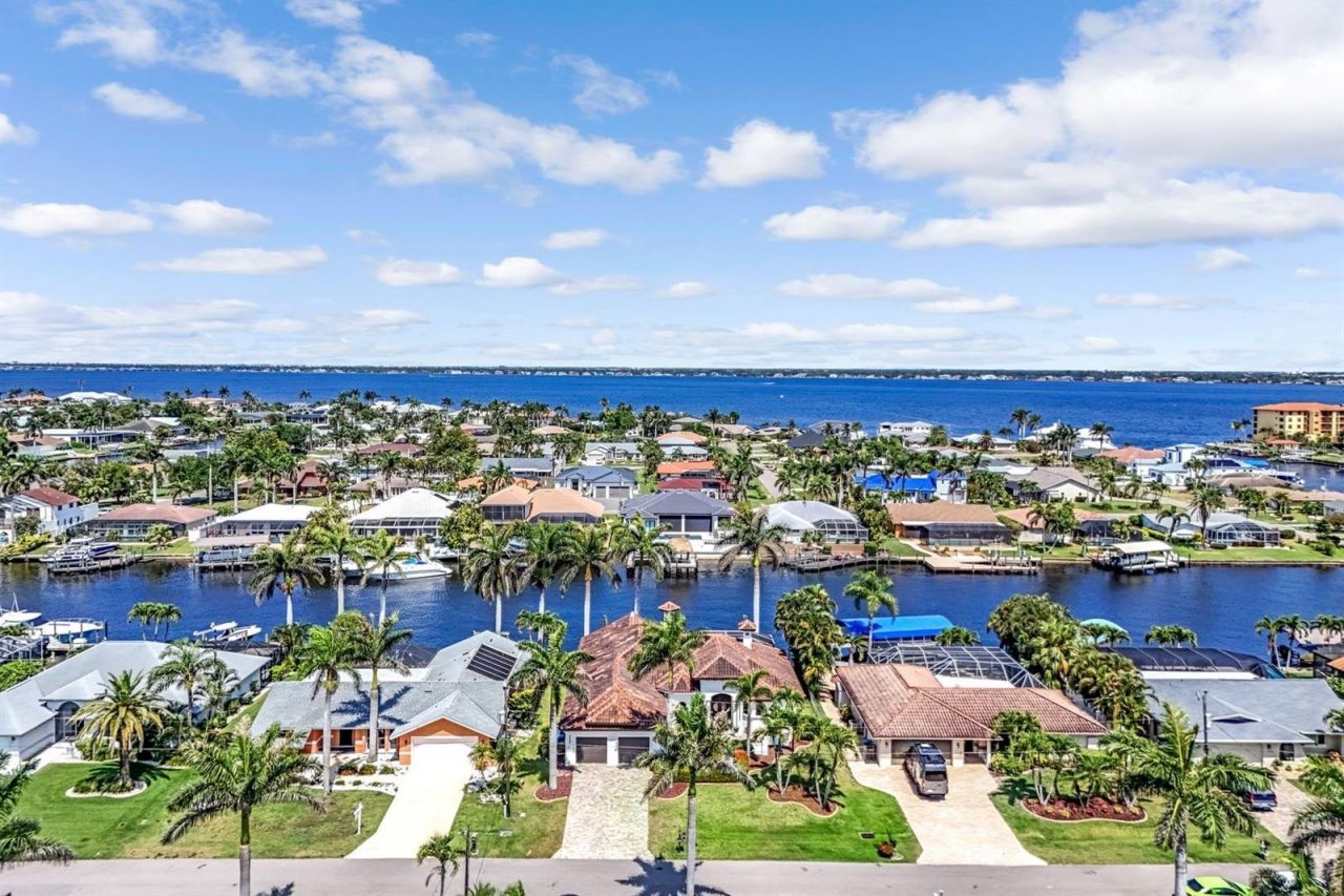 3917 SE 19th Avenue, Cape Coral, FL 33904 Photo