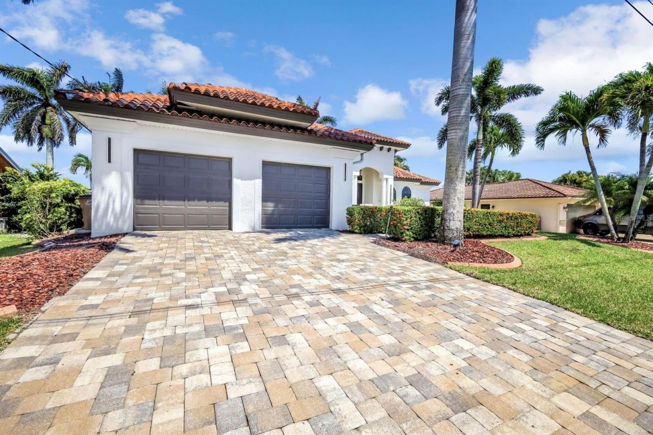 3917 SE 19th Avenue, Cape Coral, FL 33904 Photo