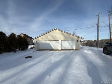 4390 Cass Elizabeth Road, Waterford Twp, MI 48328