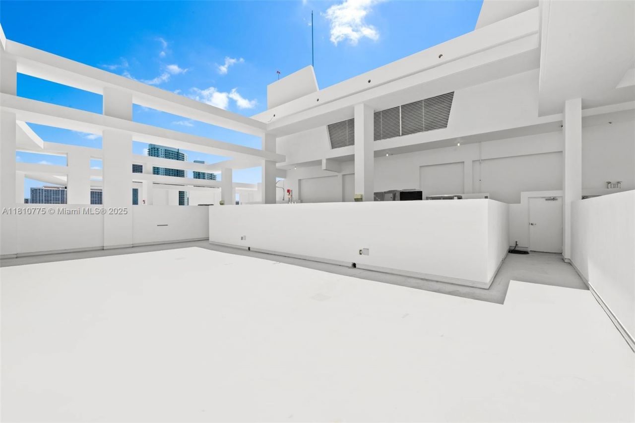 725 NE 22nd Street, Unit PH3C, Miami, FL 33137 Photo