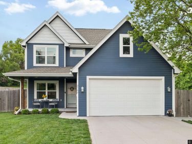 2702 S 46th Street, Omaha, NE 68106