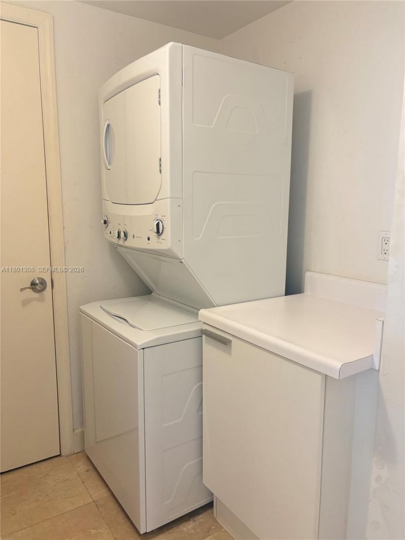 14951 Royal Oaks Ln, Unit 1804, North Miami, FL 33181 Photo