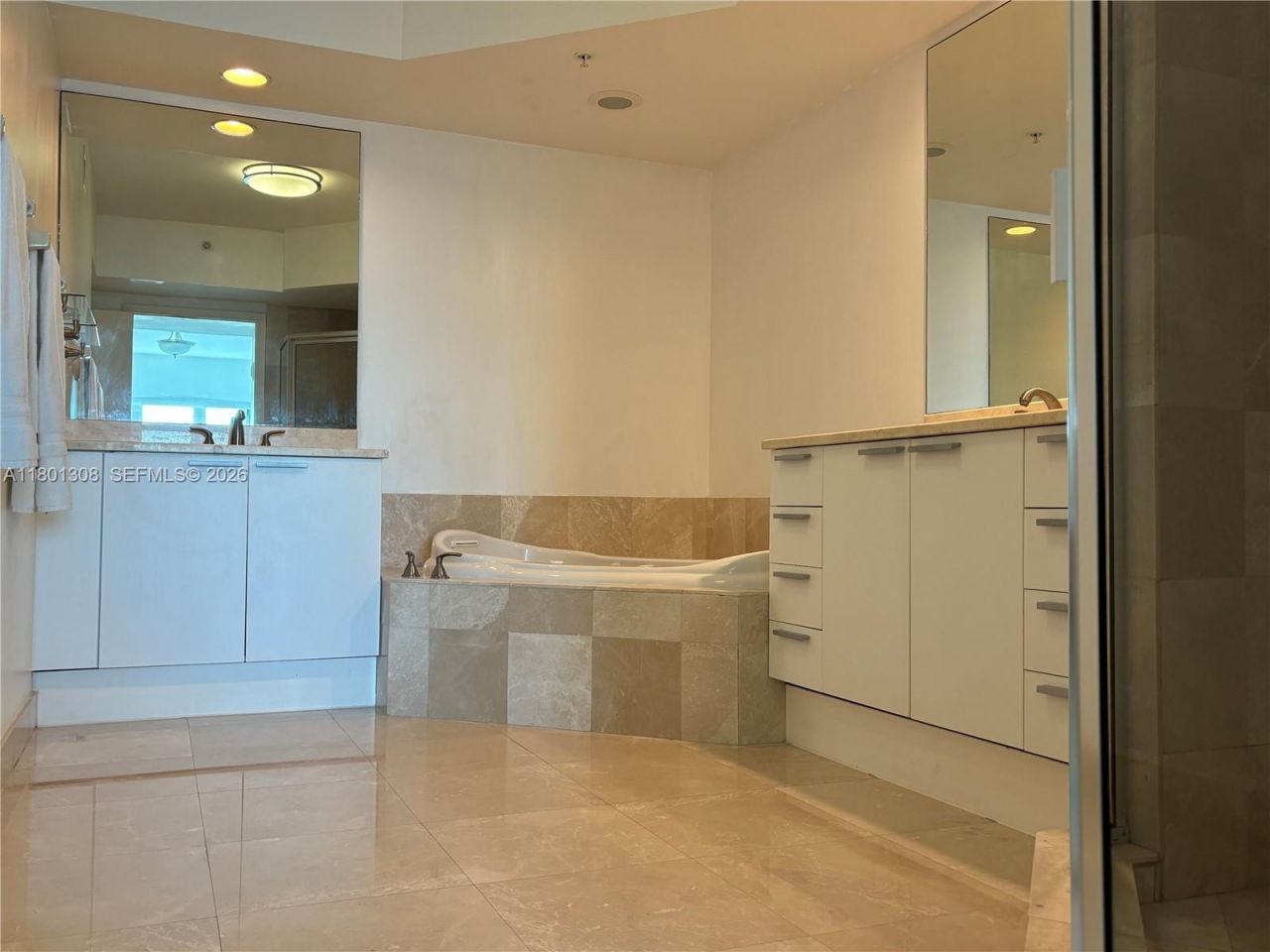 14951 Royal Oaks Ln, Unit 1804, North Miami, FL 33181 Photo